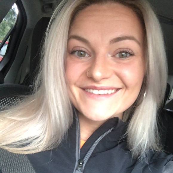 Meet your Posher, Chelsey - Picture 1 of 1